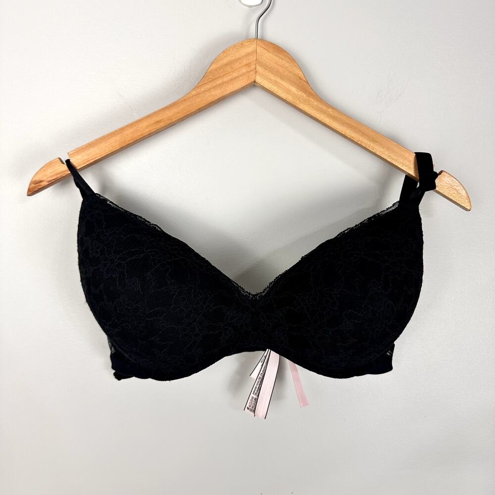 Victoria's Secret Padded No Wire Push Up Lace Black Bra Size 38D NEW